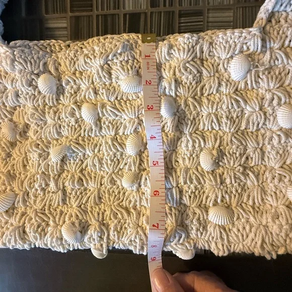 FROM INDIA TO YOU Handcrafted Macrame Bag With Shales. - Picture 7 of 8